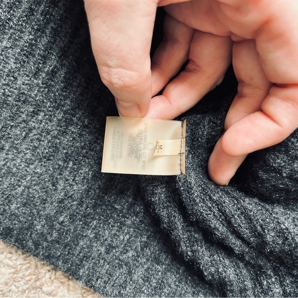 ELIE TAHARI I Cold Shoulder Turtleneck Cashmere Sweater I MED I Charcoal Gray - Picture 9 of 10